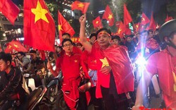 Phó Thủ tướng Vũ Đức Đam xuống đường cổ vũ U23 Việt Nam
