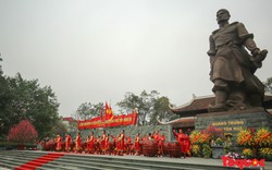 Thủ tướng Nguyễn Xuân Phúc cùng hàng nghìn người dự lễ hội Gò Đống Đa