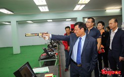 Bộ trưởng Nguyễn Ngọc Thiện bắn phát súng khai Xuân cho thể thao Việt Nam