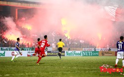 Thất bại 1-0 trước CLB Hà Nội, CĐV Hải Phòng đốt pháo sáng loạn sân Hàng Đẫy