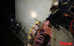 “Toát mồ hôi” với hành trình cứu thanh niên bị rơi xuống bãi giữa cầu Nhật Tân