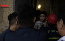 Clip: Cứu 10 nạn nhân kẹt thang máy ở Thanh Hóa