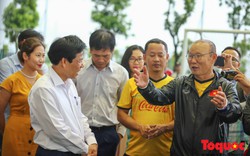 Bộ trưởng Nguyễn Ngọc Thiện thăm hỏi và động viên đội tuyển Olympic Việt Nam