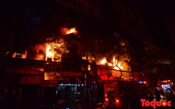 Toàn cảnh vụ cháy liên hoàn chuỗi cửa hàng kinh doanh tại Đê La Thành