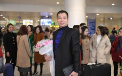 Hậu Haute Couture 2018, NTK Hoài Nam tiếp tục mang áo dài Việt sang Singapore