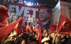 Trưng cầu dân ý Thổ Nhĩ Kỳ: “Dậy sóng” thắng lợi sít sao