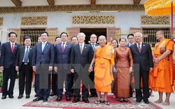 Tổng Bí thư thăm hai Đại Tăng thống tại Phnom Penh