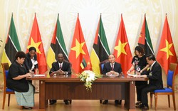 Thủ tướng Nguyễn Xuân Phúc hội đàm với Thủ tướng Mozambique