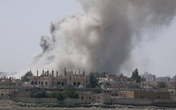 Mỹ không kích hàng loạt, đè bẹp IS tại Raqqa