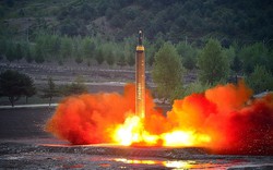 “Oằn mình” tên lửa Triều Tiên tới Guam: Nhật, Mỹ vội trú ẩn