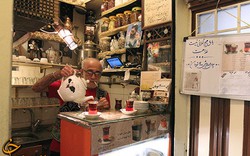 Khám phá tiệm trà nhỏ nhất thế giới tại Iran