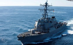 Cập nhật vụ đâm va tàu khu trục Mỹ: 15 thủy thủ bị thương và mất tích