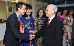 Tổng Bí thư thăm Đại sứ quán Việt Nam tại Indonesia