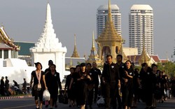Phó Chủ tịch nước Đặng Thị Ngọc Thịnh dự Lễ hỏa táng cố Nhà Vua Bhumibol