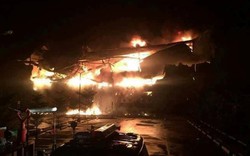 Hiện trường cháy kinh hoàng tại trung tâm mua sắm Philippines