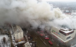 Cận cảnh cứu hộ tại đám cháy trung tâm thương mại Nga