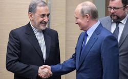 Cựu Ngoại trưởng Iran gặp ông Putin, Argentina yêu cầu Nga bắt ngay