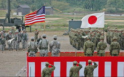 Nhật Bản cần đóng góp nhiều hơn cho quan hệ đồng minh với Mỹ
