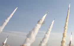 Không yên vụ xả súng diễu binh, Iran dội tên lửa vào Syria