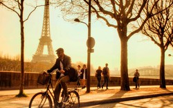 Paris sẽ cấm xe ô tô tại khu vực trung tâm thành phố