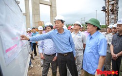 Thị sát dự án BOT cầu Bạch Đằng: Phó Thủ tướng đề nghị quan tâm đến an toàn lao động