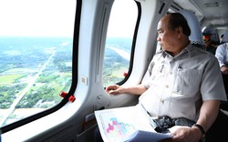 Thủ tướng thị sát ảnh hưởng biến đổi khí hậu Đồng bằng sông Cửu Long