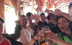 Người Việt tại Lào ăn mừng chiến thắng đội tuyển U23 Việt Nam 
