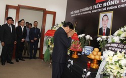 Thủ tướng CHDCND Lào viếng nguyên Thủ tướng Phan Văn Khải