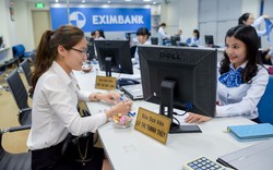 Phát hiện 2 khách hàng bị mất tiền ở Eximbank