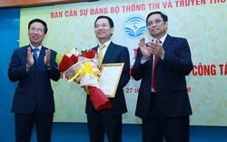 Ông Nguyễn Mạnh Hùng nhận nhiệm vụ tại Bộ Thông tin- Truyền thông
