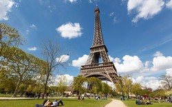 Pháp sẽ xây kính chống đạn bảo vệ Tháp Eiffel 