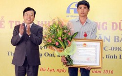 Trao “Huân chương Dũng cảm” của Chủ tịch nước tặng lái xe Phan Văn Bắc