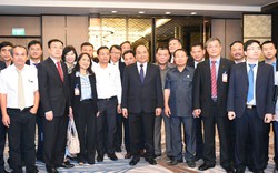 Thủ tướng Nguyễn Xuân Phúc gặp mặt các doanh nghiệp Việt Nam tại Lào