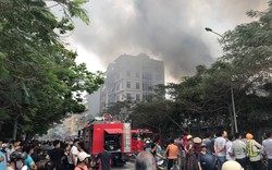 Hà Nội: Cháy chợ Quang, tiểu thương hớt hải di chuyển hàng