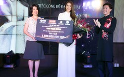 Phạm Hương trao học bổng 1 tỉ đồng cho học sinh vượt khó