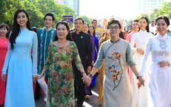 Công viên Đầm Sen miễn vé vào cổng cho du khách mặc áo dài dịp 8/3