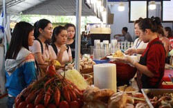 Món ngon hút khách tại hội chợ Thái Lan