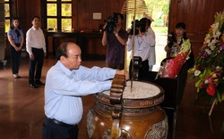 Thủ tướng Nguyễn Xuân Phúc thăm Khu di tích Kim Liên và Truông Bồn