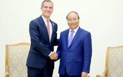   Thủ tướng Nguyễn Xuân Phúc tiếp Thị trưởng thành phố Los Angeles, Hoa Kỳ