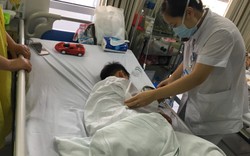 Hà Nội:  Bé trai 7 tuổi bị chó cắn đứt rời môi