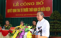 Phó Thủ tướng Trương Hòa Bình kiểm tra công tác tha tù trước thời hạn có điều kiện tại Trại giam Quyết Tiến 