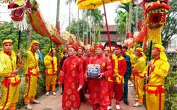 Tái hiện nghi lễ Rước kiệu Ngọc Lộ tại Lễ hội đền Trần Nam Định.