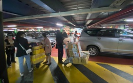 Sân bay Tân Sơn Nhất nói gì về việc phân làn khiến khách phải leo nhiều tầng lầu đón xe công nghệ?