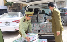 Ngăn chặn 6.550 túi chân gà tẩm ướp gia vị cùng 950 lon bia Liquan nhập lậu