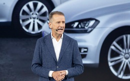 Đấu đá nội bộ, CEO Volkswagen mất chức, phải xin lỗi công khai để được hỗ trợ công việc