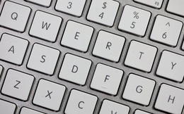 Vì sao bàn phím máy tính lại thiết kế theo thứ tự QWERTY chứ không phải ABC ?