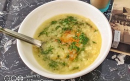 Mua cháo hàu được anh chủ quán cho mượn hẳn chiếc bát sứ to mang đi, cô gái ngờ ngợ đó là &quot;thuyết âm mưu&quot; khi về khuấy 500 lượt vẫn không thấy bóng dáng con hàu nào
