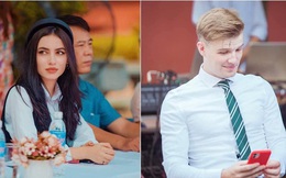 Loạt ảnh chụp lén dàn giáo viên ngoại quốc &quot;cực phẩm&quot; đẹp như diễn viên Hollywood trong lễ khai giảng của một trường THPT ở Hà Nội
