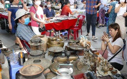 Hàng xách tay từ nước ngoài bị ngưng trệ, dân buôn ở chợ đồ cổ nổi tiếng bậc nhất Sài Gòn &quot;đói hàng&quot;