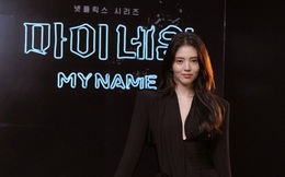 Han So Hee để lộ &quot;món đồ&quot; khác biệt so với trong phim My Name, netizen được dịp hả hê!